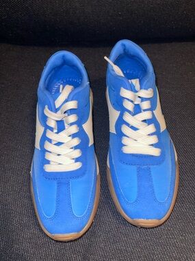 Women’s La Sheelah Blue and White Sneakers